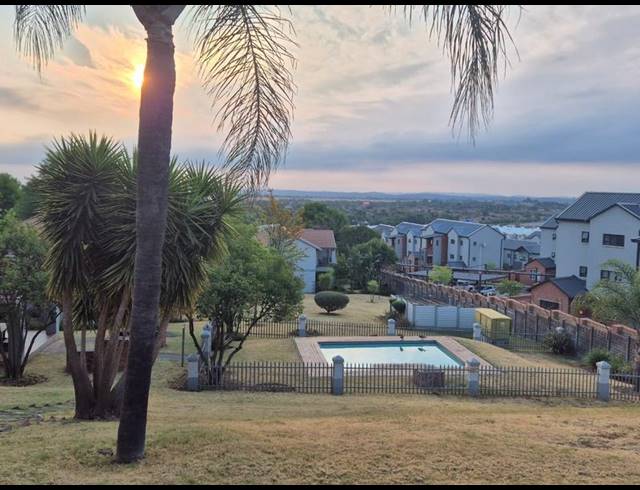 2 BEDROOM APARTMENT FOR SALE IN RIETVALLEIRAND